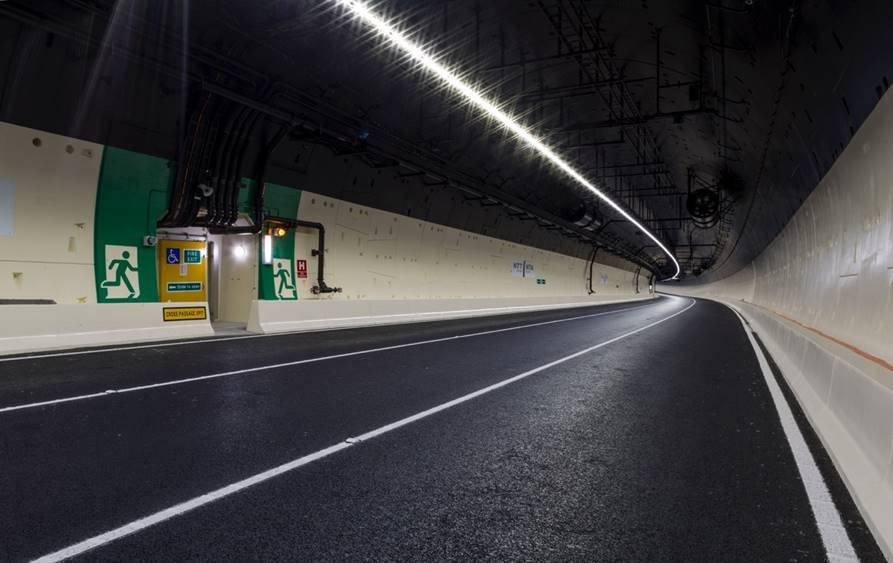 Tunnel 1